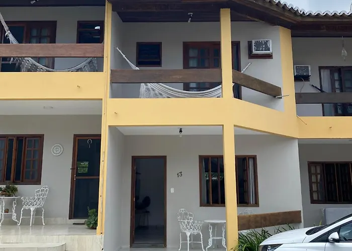 Condomínio Encantador com Piscina ao Lado da Praia Porto Seguro